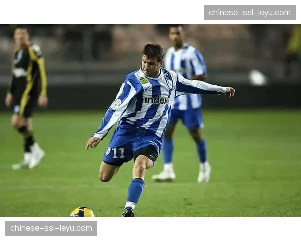 特鲁瓦0-0闷平克莱蒙，保级关键战双方均以稳守为主