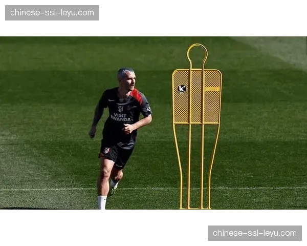 半场战报：马竞1-0塞维利亚，格列兹曼开场闪击，客队后卫阿库尼亚伤退