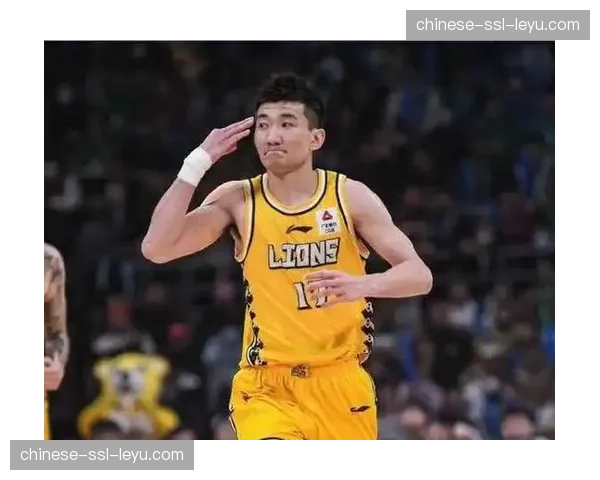 浙江方兴渡男篮公布赛前训练照，核心后卫孙铭徽参与全对抗合练
